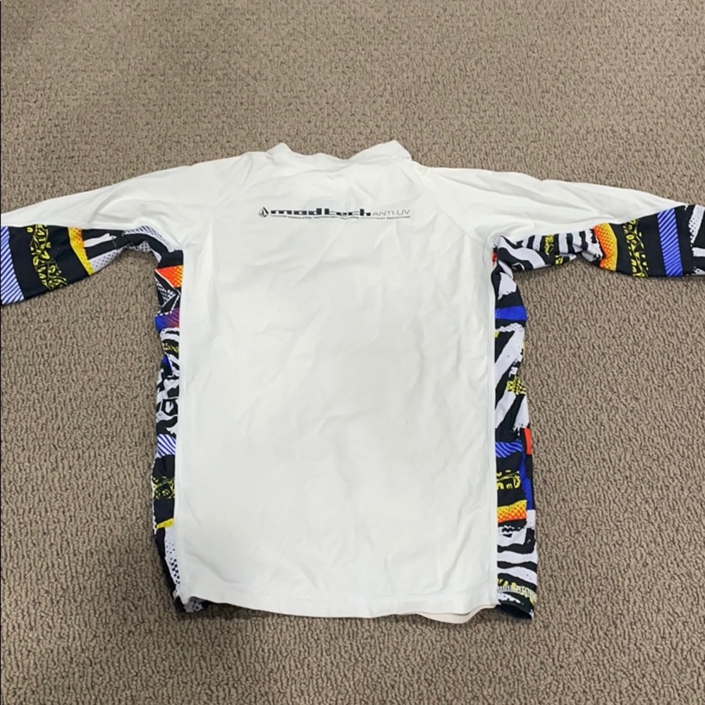 Boy’s Rashguard - Picture 4 of 4